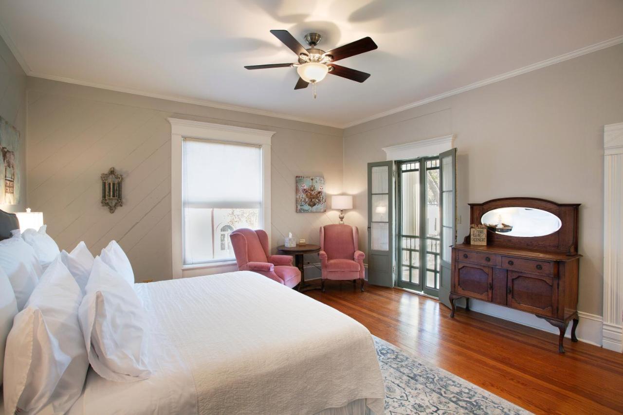 Katy House Bed And Breakfast Smithville Extérieur photo